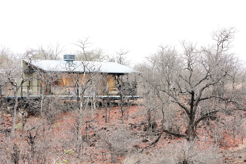 The Outpost Lodge 9/77