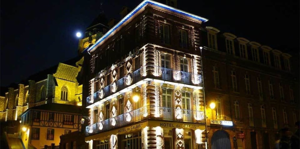 Hotel De Calais 2/46