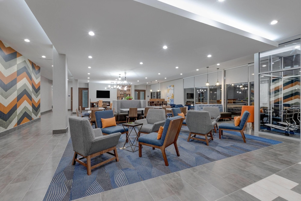 La Quinta Inn & Suites by Wyndham Eagle Pass 25/42
