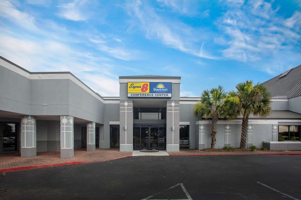 Days Inn By Wyndham Mobile I-65 20/25