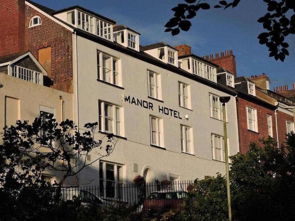 THE MANOR HOTEL 3/71