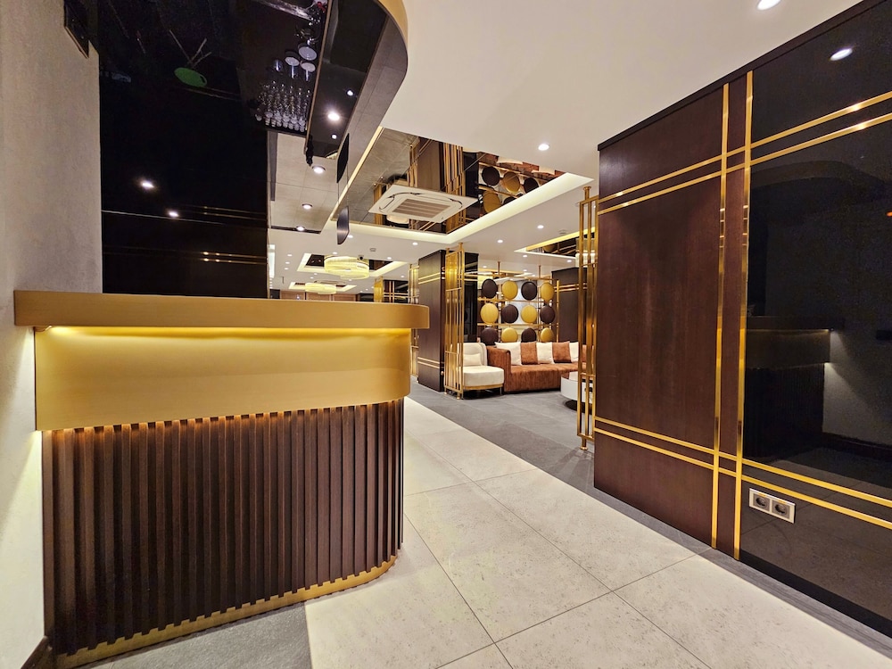 Asur Imperial Hotel 5/38