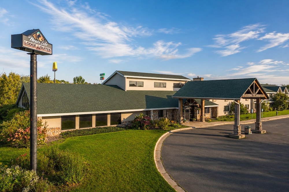 Mooselake Lodge 26/30