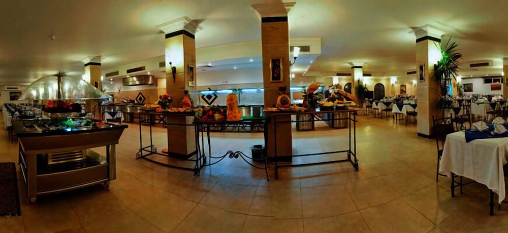 restaurant cafeteria