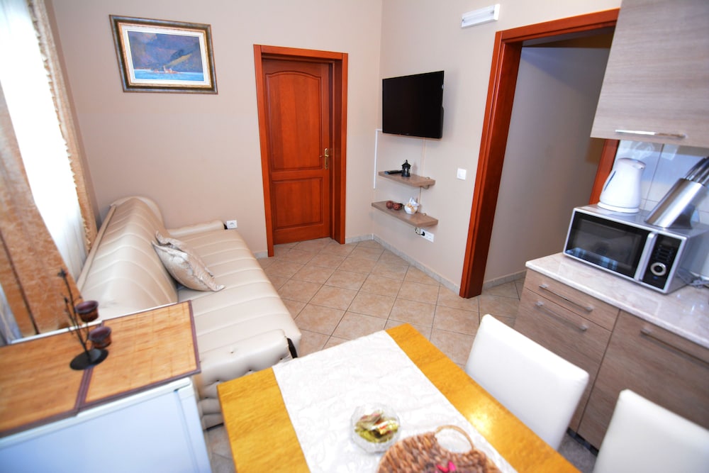 Apartments Bogdanovic 42/58