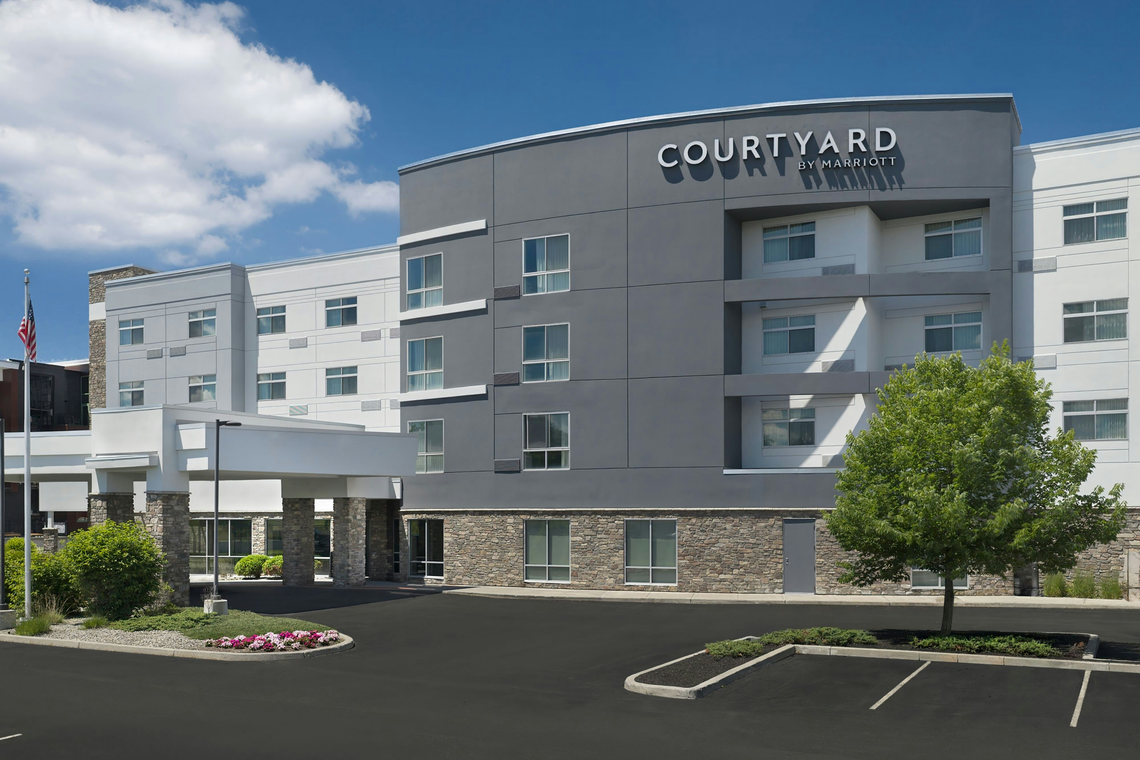 Courtyard Schenectady At Mohawk Harbor 4/36
