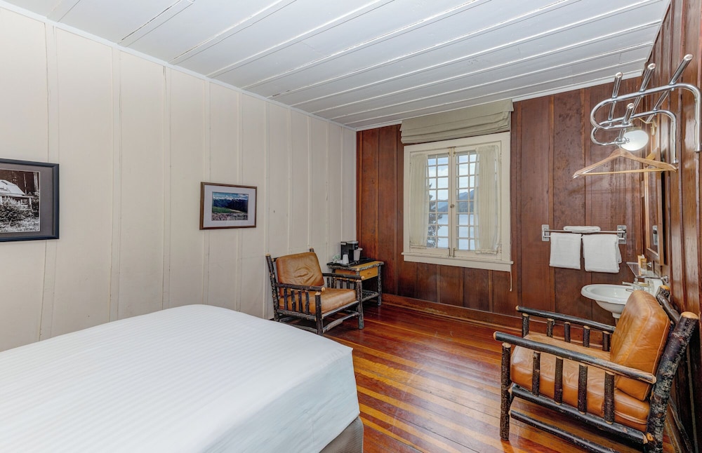 Lake Crescent Lodge 12/50