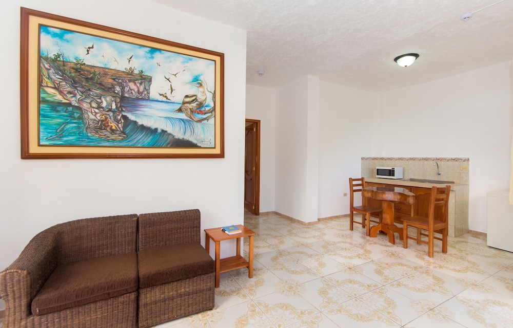 Twin Lodge Galapagos Hotel 5/68
