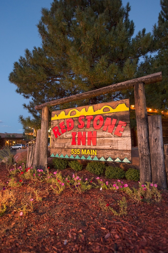 Red Stone Inn 37/44