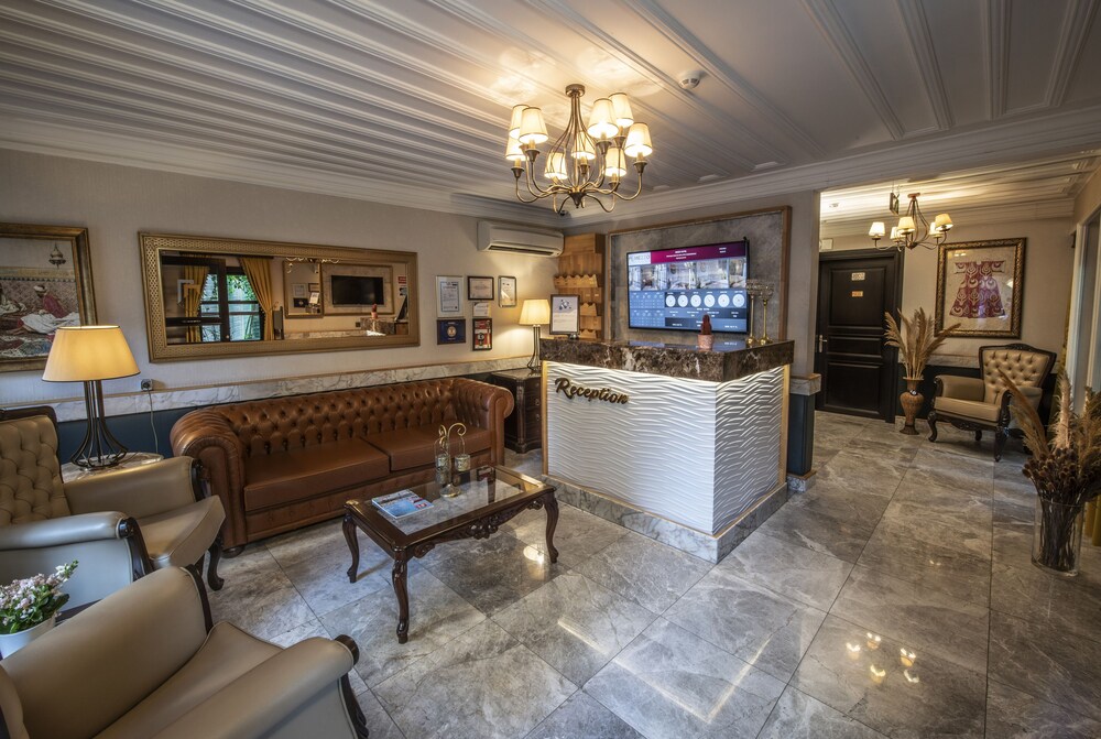 Mezzo Hotel 7/56