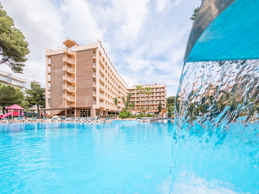Golden Avenida Suites 24/27