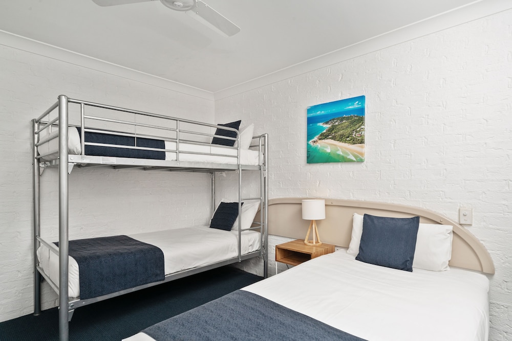 WOLLONGBAR MOTEL 21/69