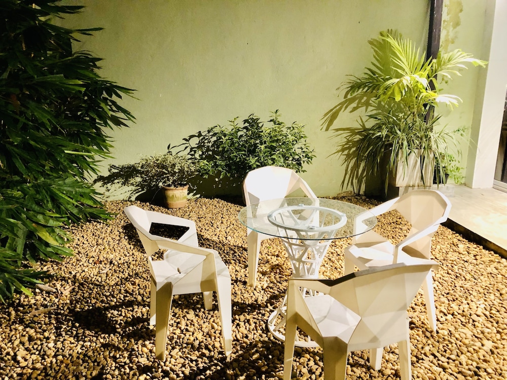 Tropic Inn 46/52