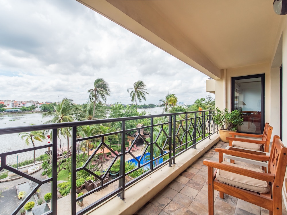 Saigon Domaine Luxury Residences photo2