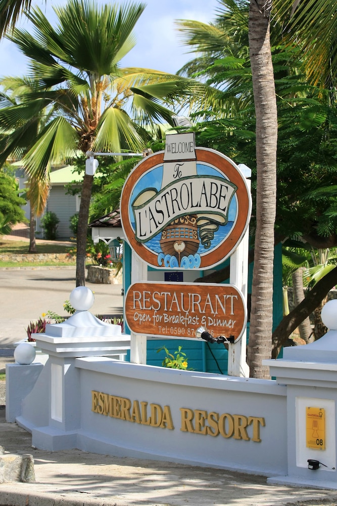 Esmeralda Resort 75/81