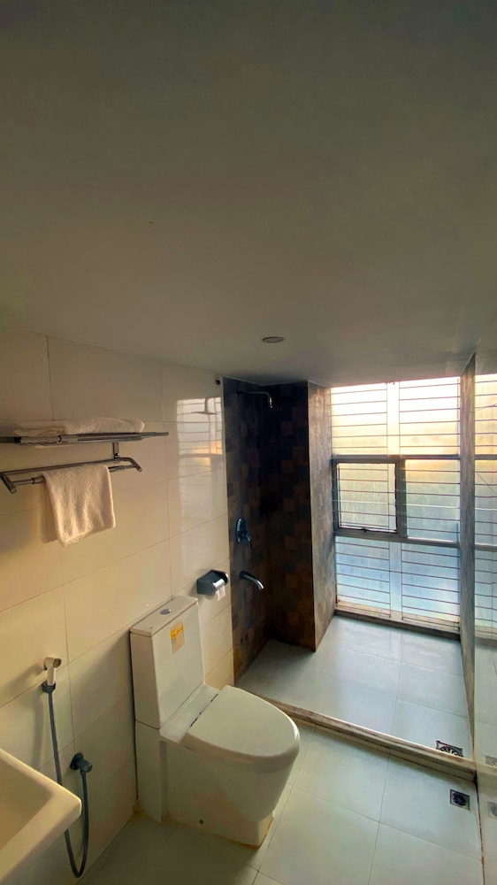 La Vista Hotel 43/44