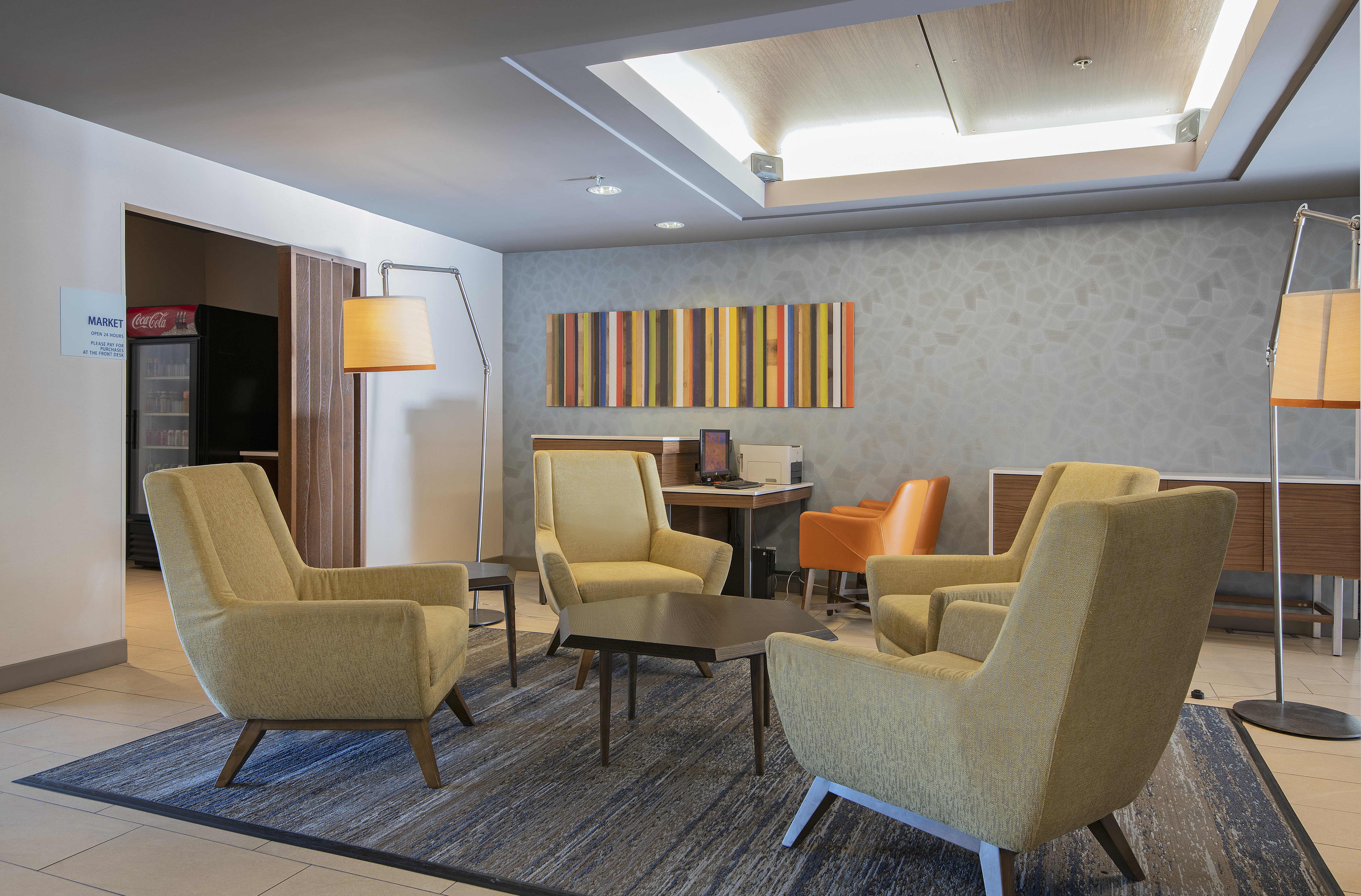 Holiday Inn Express Kamloops 60/74
