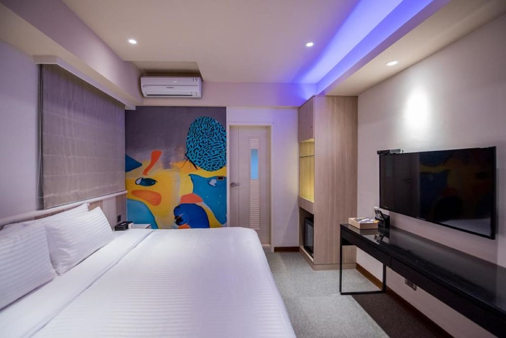 1 BEDROOM, DELUXE, DOUBLE OR TWIN BED