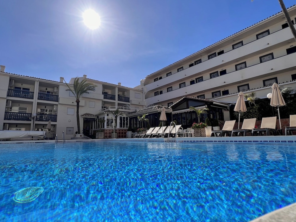 Crown Resorts Club Marbella 2/50