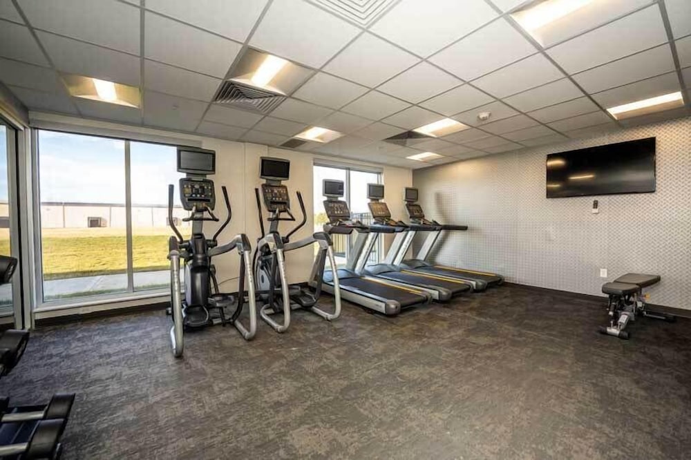 Fairfield Inn and Suites Columbus Marysville 13/19
