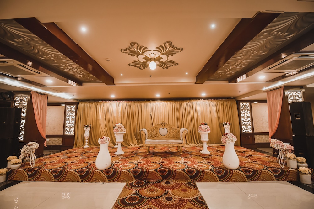 Konark Grand Hotel 7/50