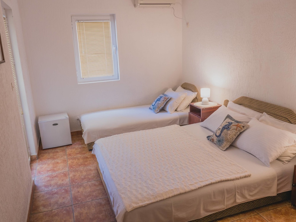 Apartments Venera 10/45