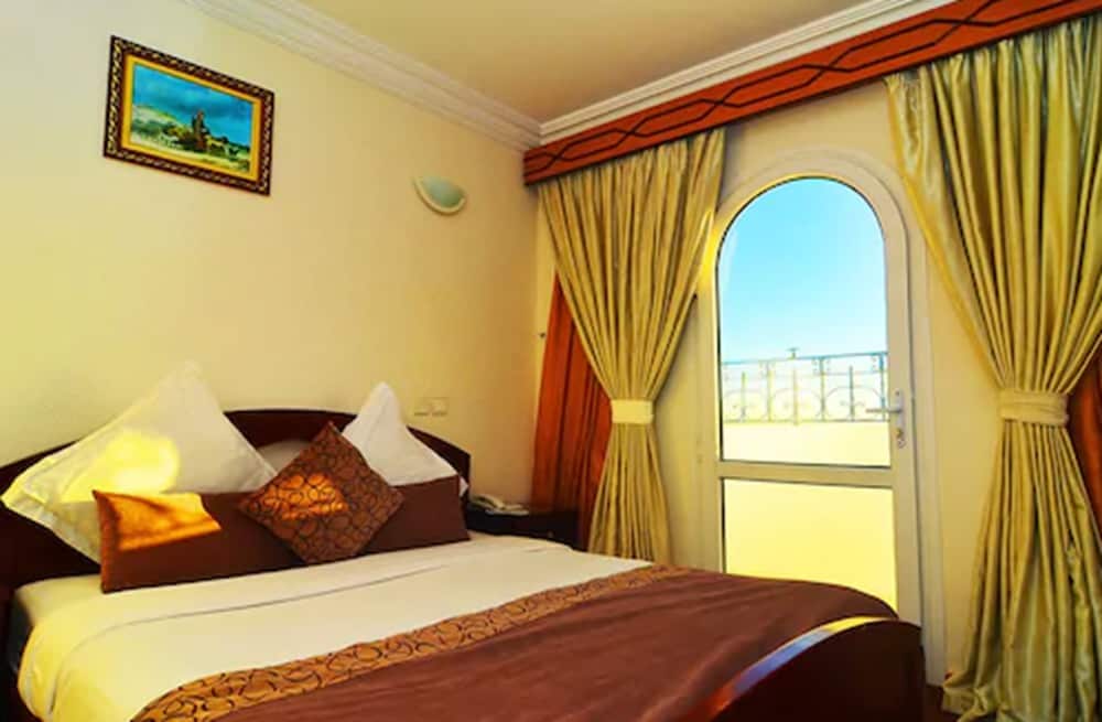 Omega Hotel 13/46