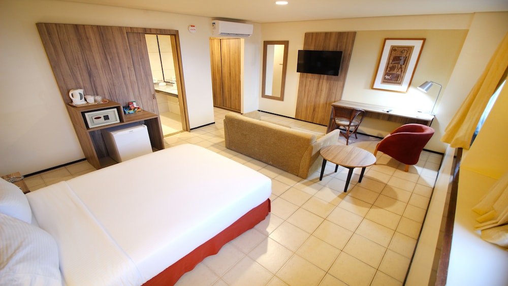 HOLIDAY INN FORTALEZA 18/76