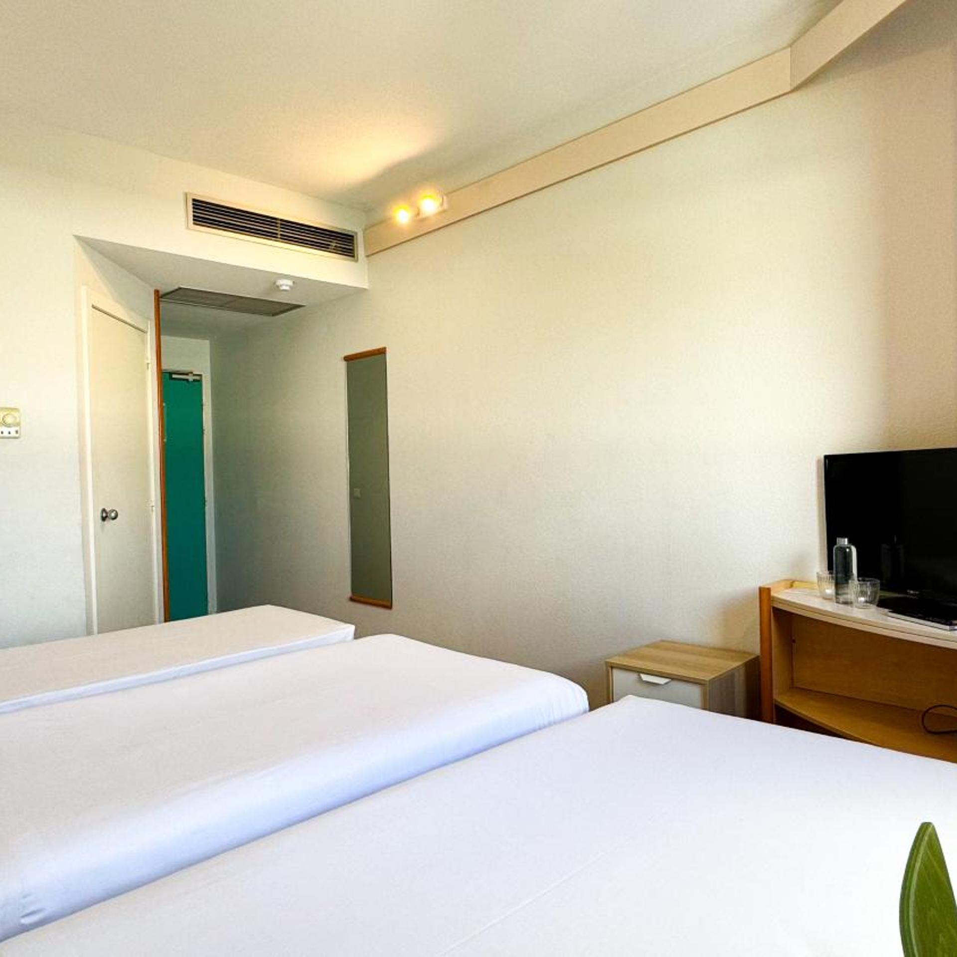 Iris Hotel 18/59