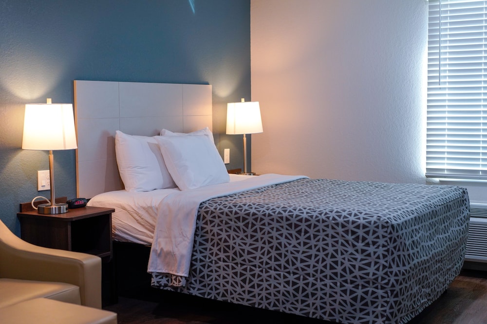 WoodSpring Suites Hudson Port Richey 15/33