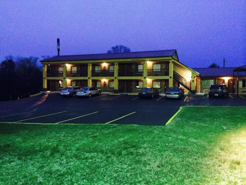 Duffys Motel Calhoun by Hotel O GA I-75 in CALHOUN - GA
