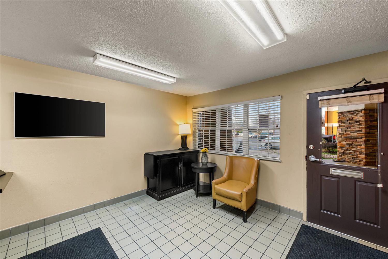 Suburban Studios Winston-Salem near Hanes Mall 4/7