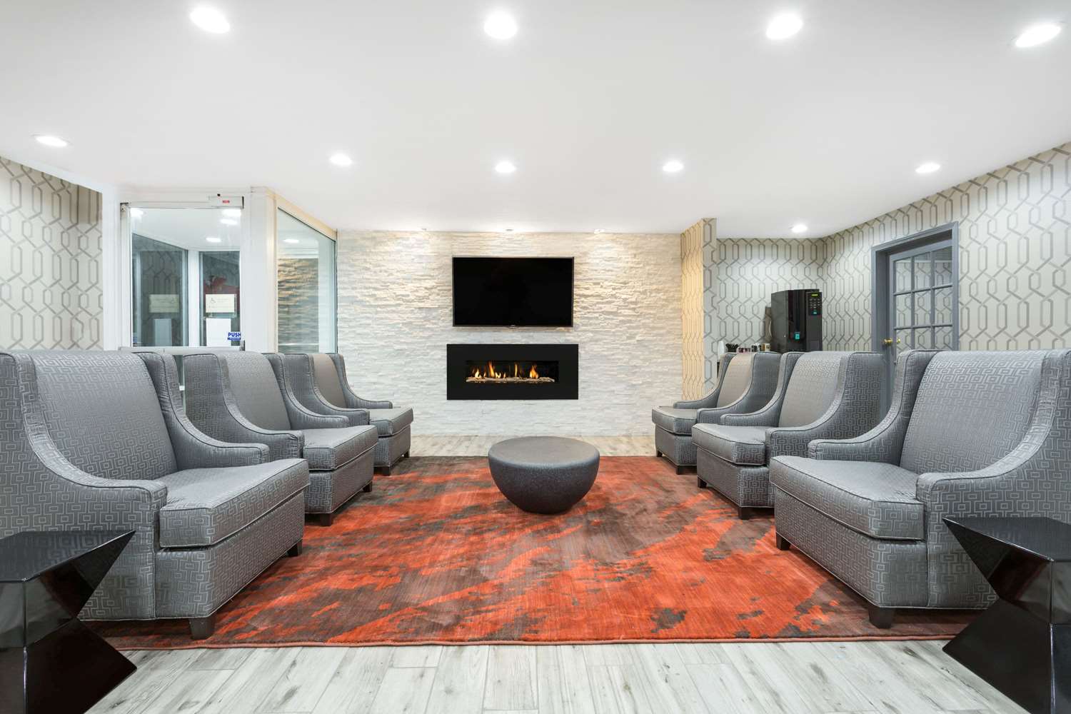 Clarion Pointe - Greensboro Coliseum Area 6/14