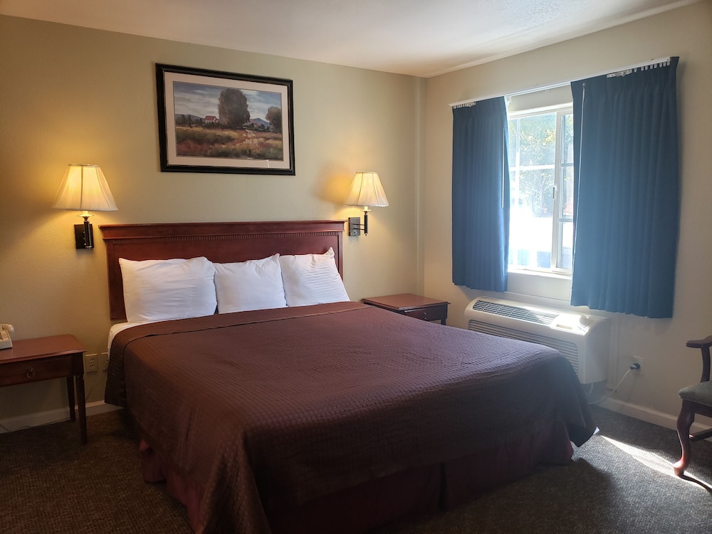 Paso Robles Wine Country Inn 18/39