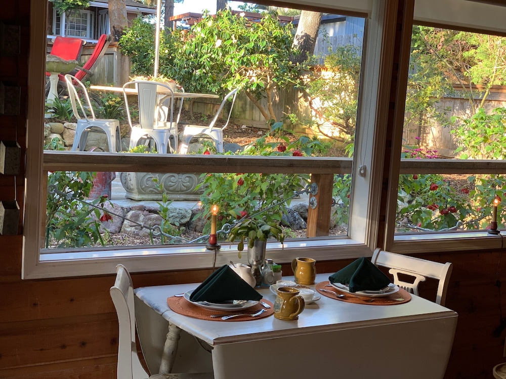 J Patrick House Bed And Breakfast Inn 56/65