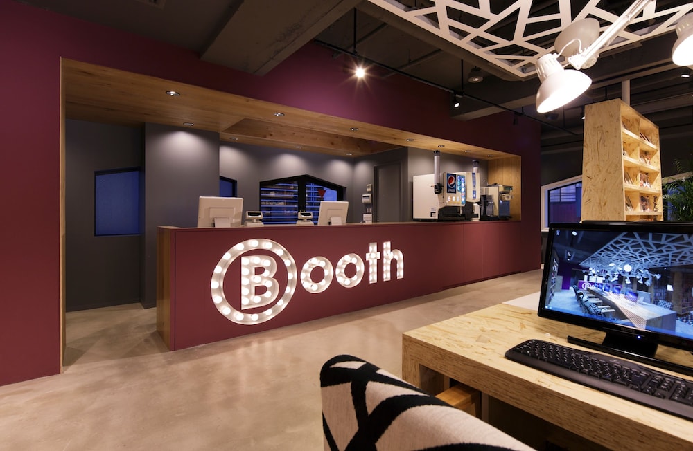 Booth Net Cafe & Capsule 9/30