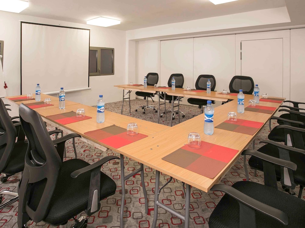 Ibis Lagos Ikeja 70/74