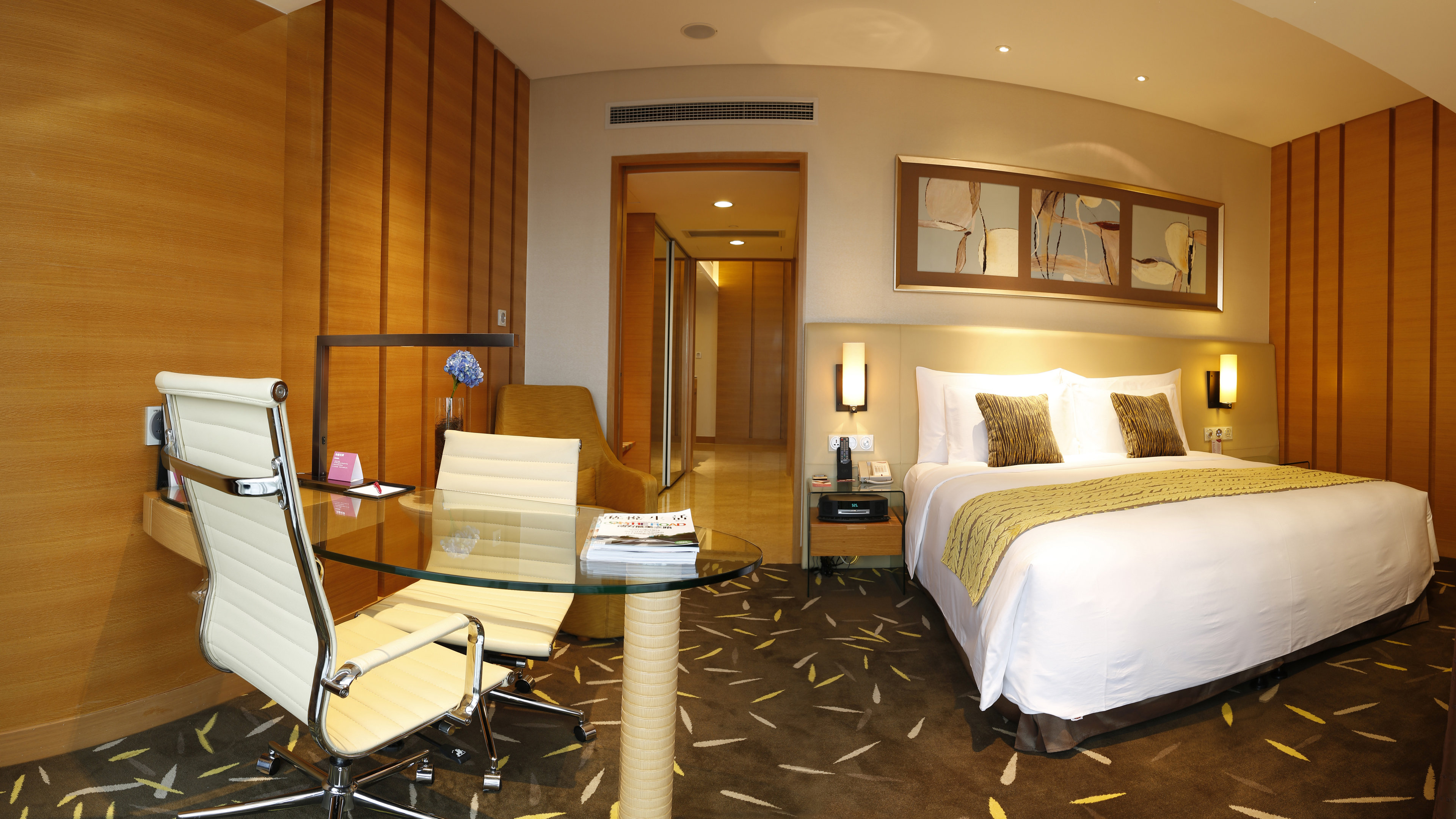 Crowne Plaza Zhongshan Wing on City 18/50