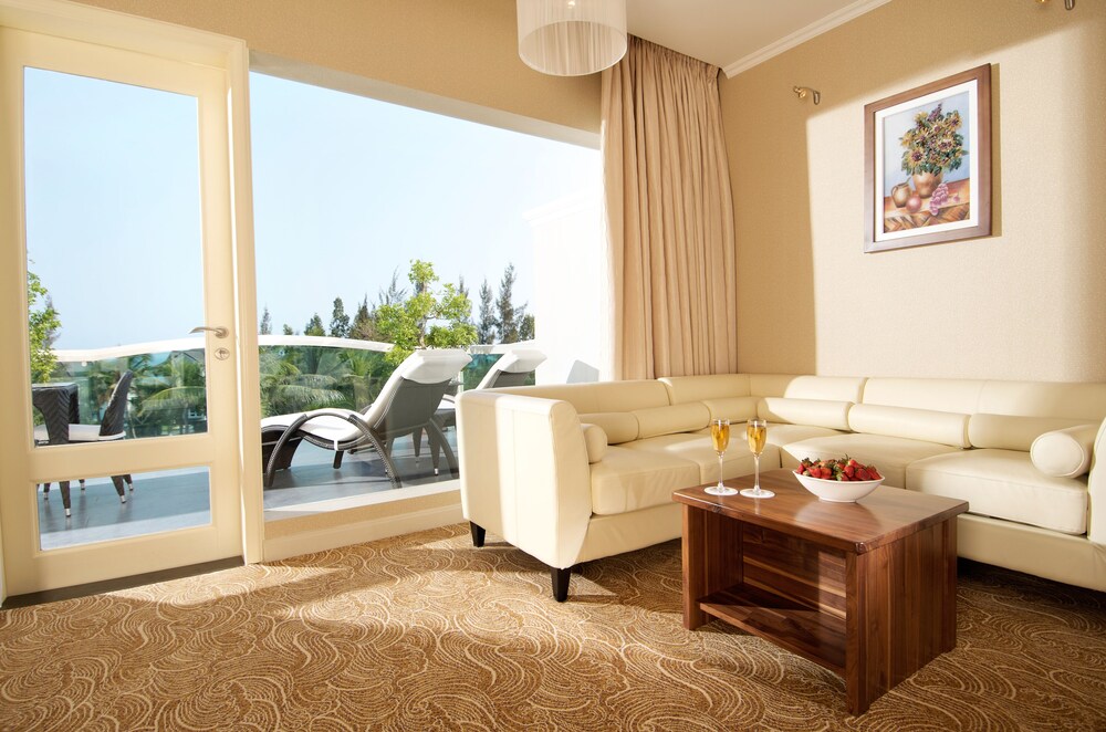 Sea Links Beach Hotel 29/47