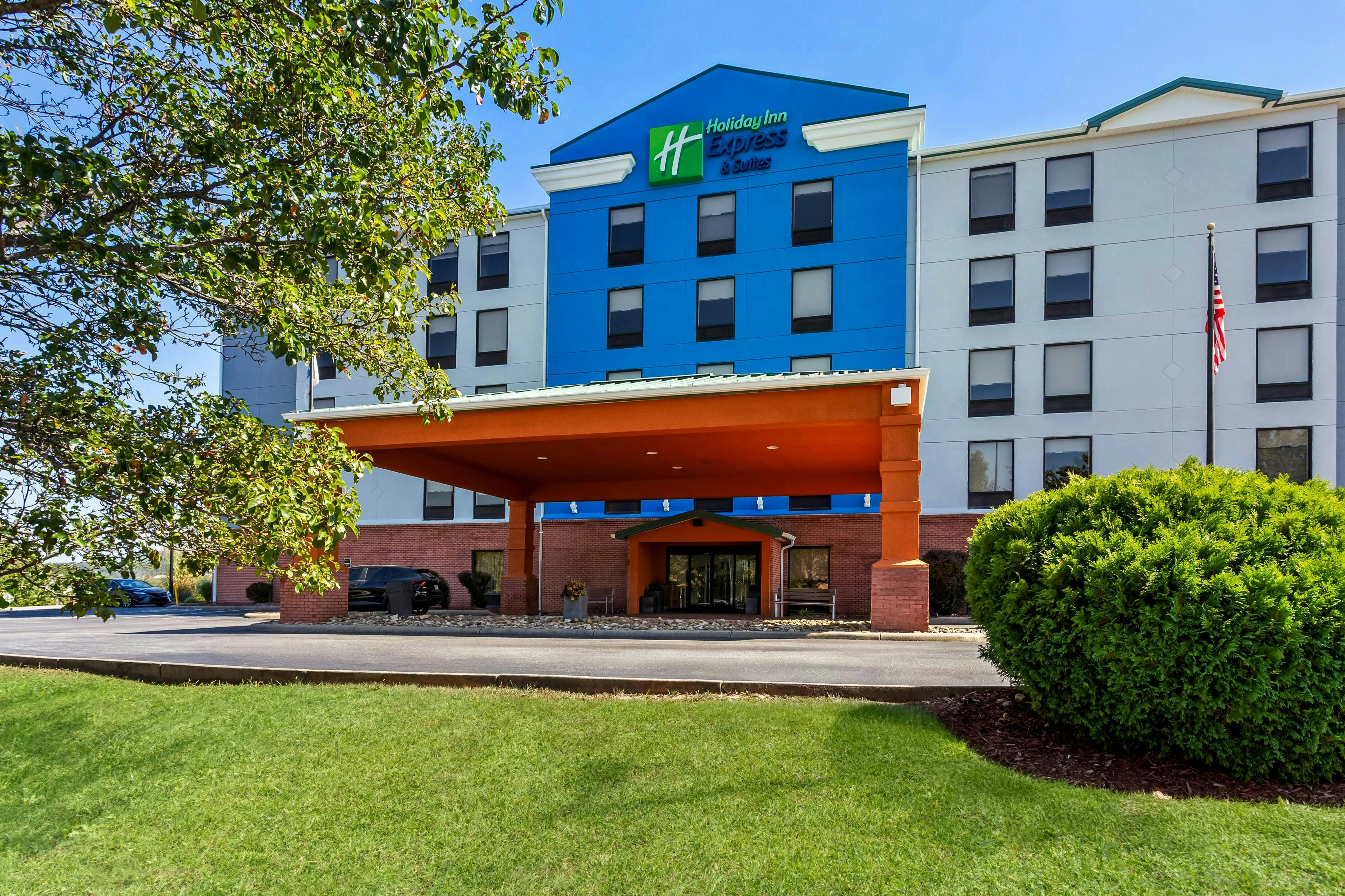 Holiday Inn Express Hotel And Suites Charleston Southridge 44/50