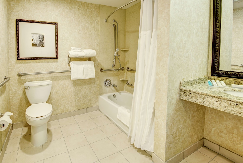Hilton Garden Inn Lakewood 7/52