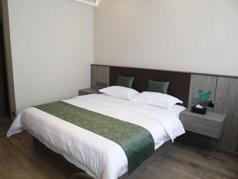 GreenTree Inn Anyang Neihuang County Zaoxiang Avenue 9/23