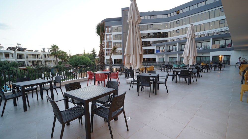 The Raga Side - Adults Only - All inclusive 39/49