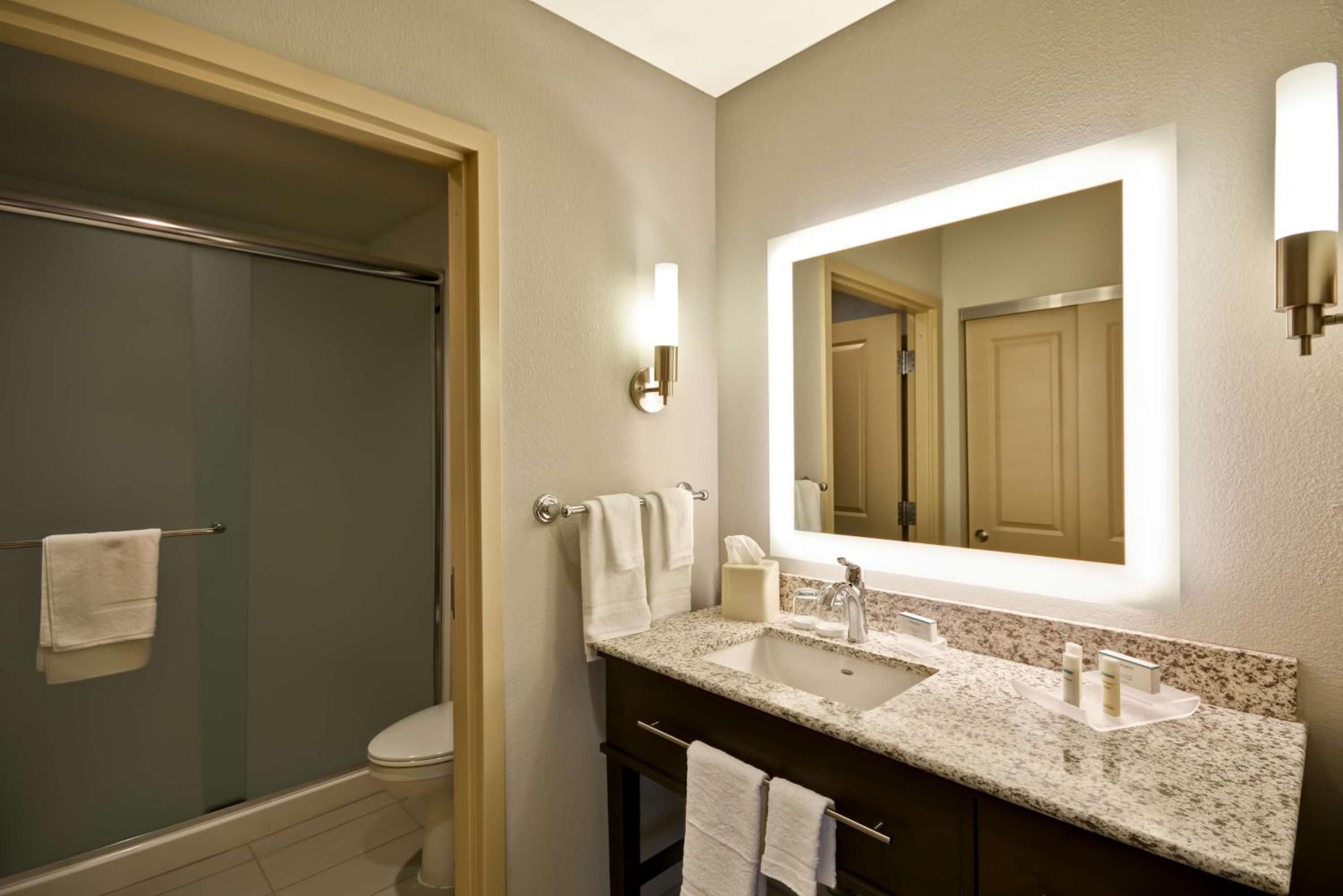 جناح بسرير كينج بغرفة نوم واحدة مع أريكة، Homewood Suites By Hilton Phoenix Tempe Asu Area 7/9