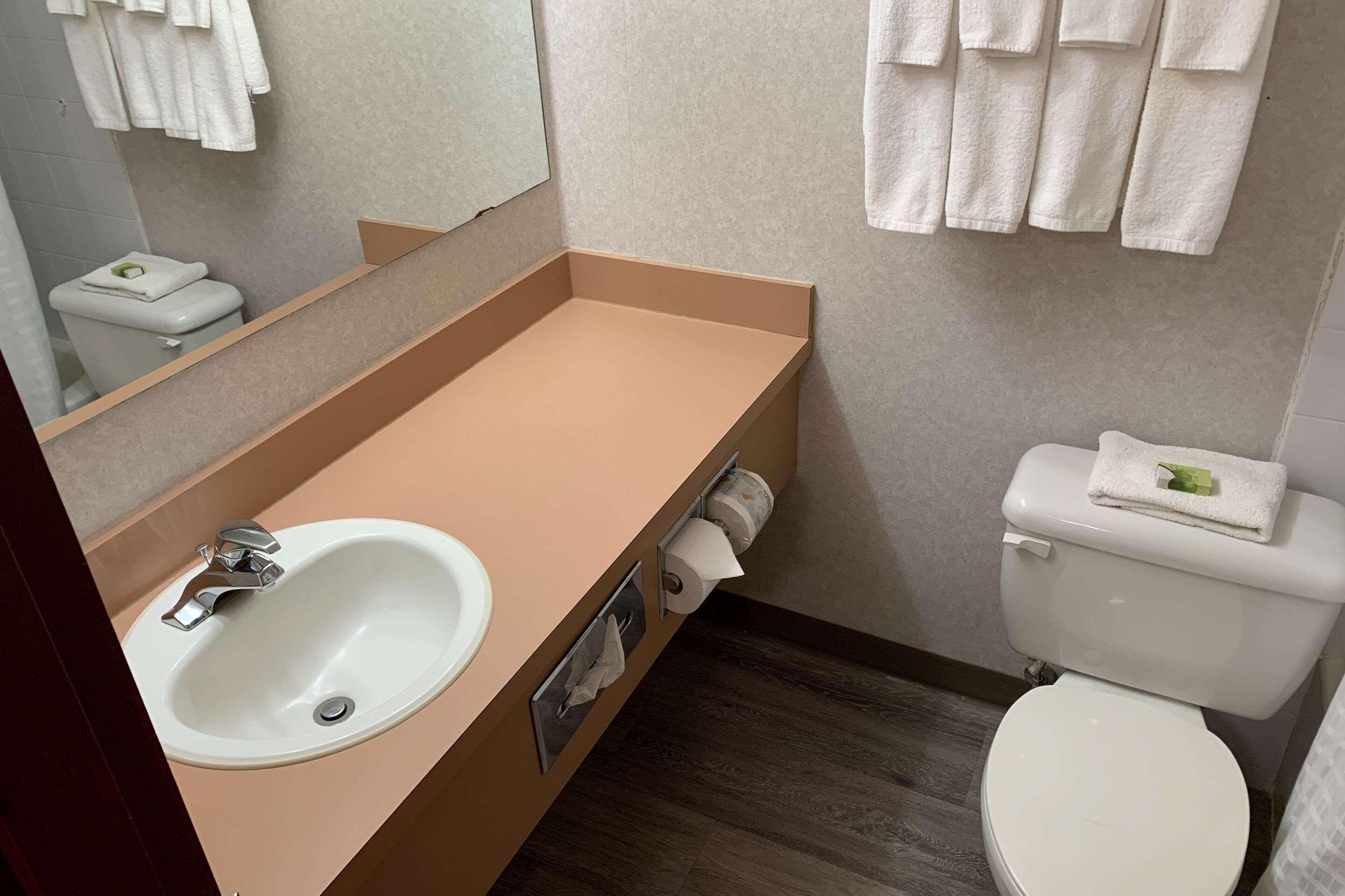 Rodeway Inn Baltimore West 15/18