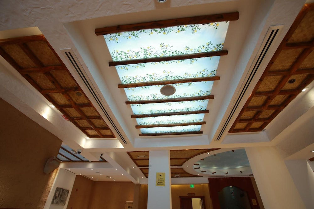 Al Liwan Suites Rawdat Al Khail 30/45