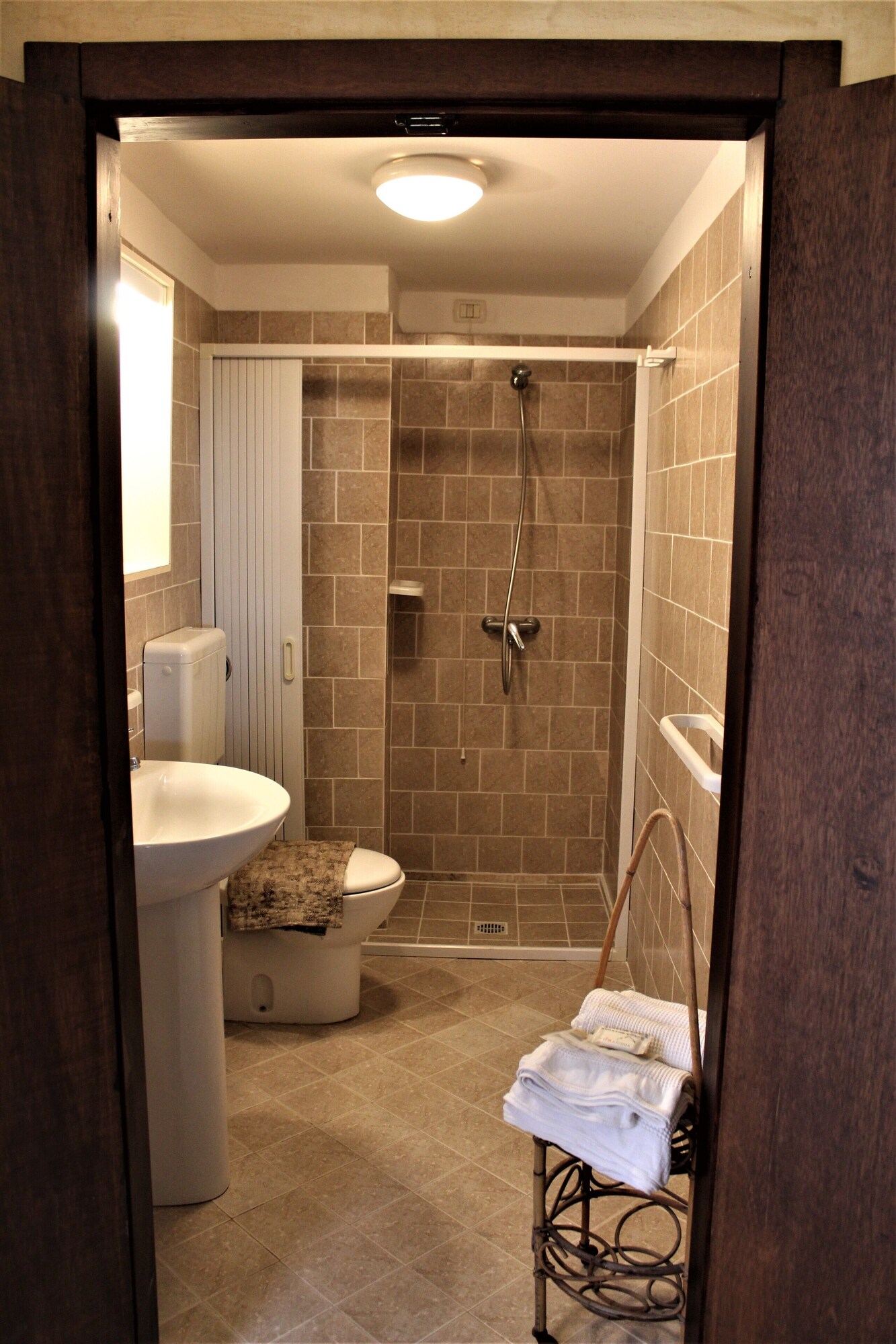 LUXURY, TRIPLE, SINGLE, ACCESSIBLE