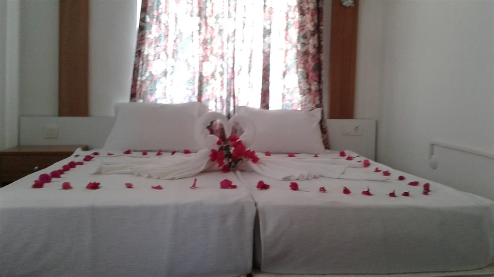 Naz Garden Apart Hotel 9/30