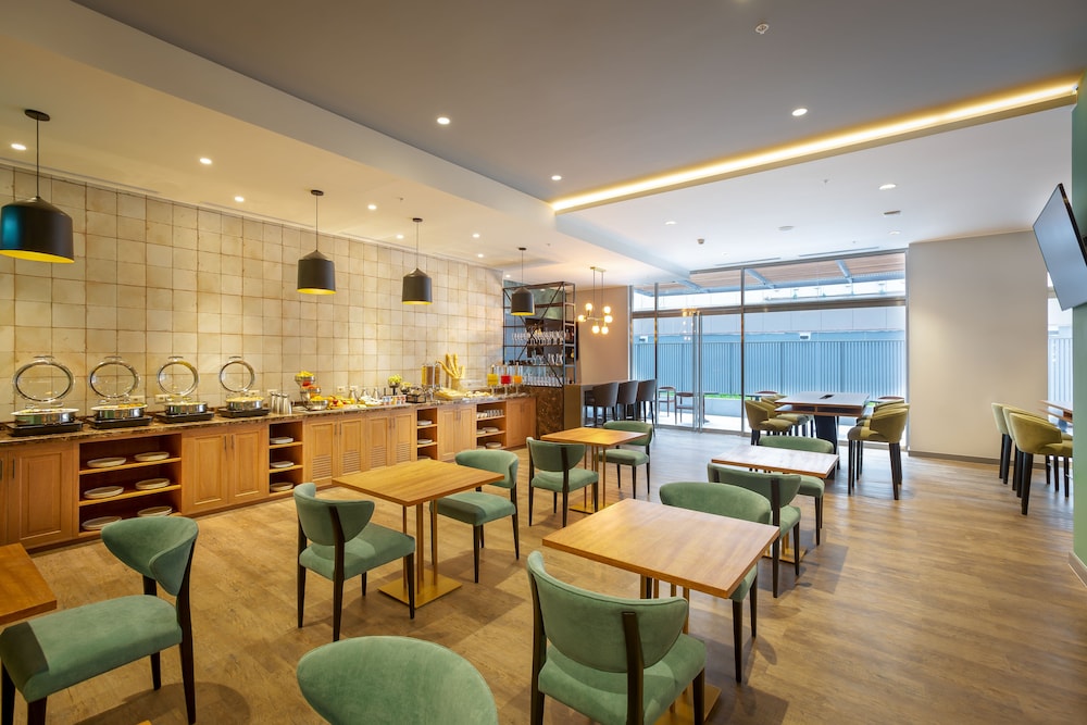 Holiday Inn Piura 45/55