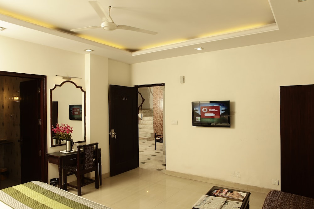 Delhi Darbar hotel 51/63